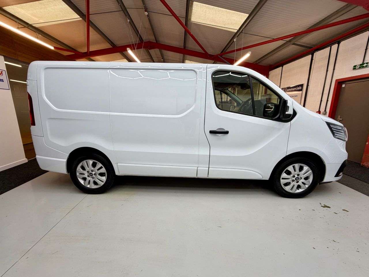 A 2023 RENAULT TRAFIC Sport 2.0 dCi Blue SL30 Extra Sport L1 H1 Euro 6 130 BHP * EXTRA SPORT * AI A 2023 RENAULT TRAFIC Sport 2.0 dCi Blue SL30 Extra Sport L1 H1 Euro 6 130 BHP * EXTRA SPORT * AI