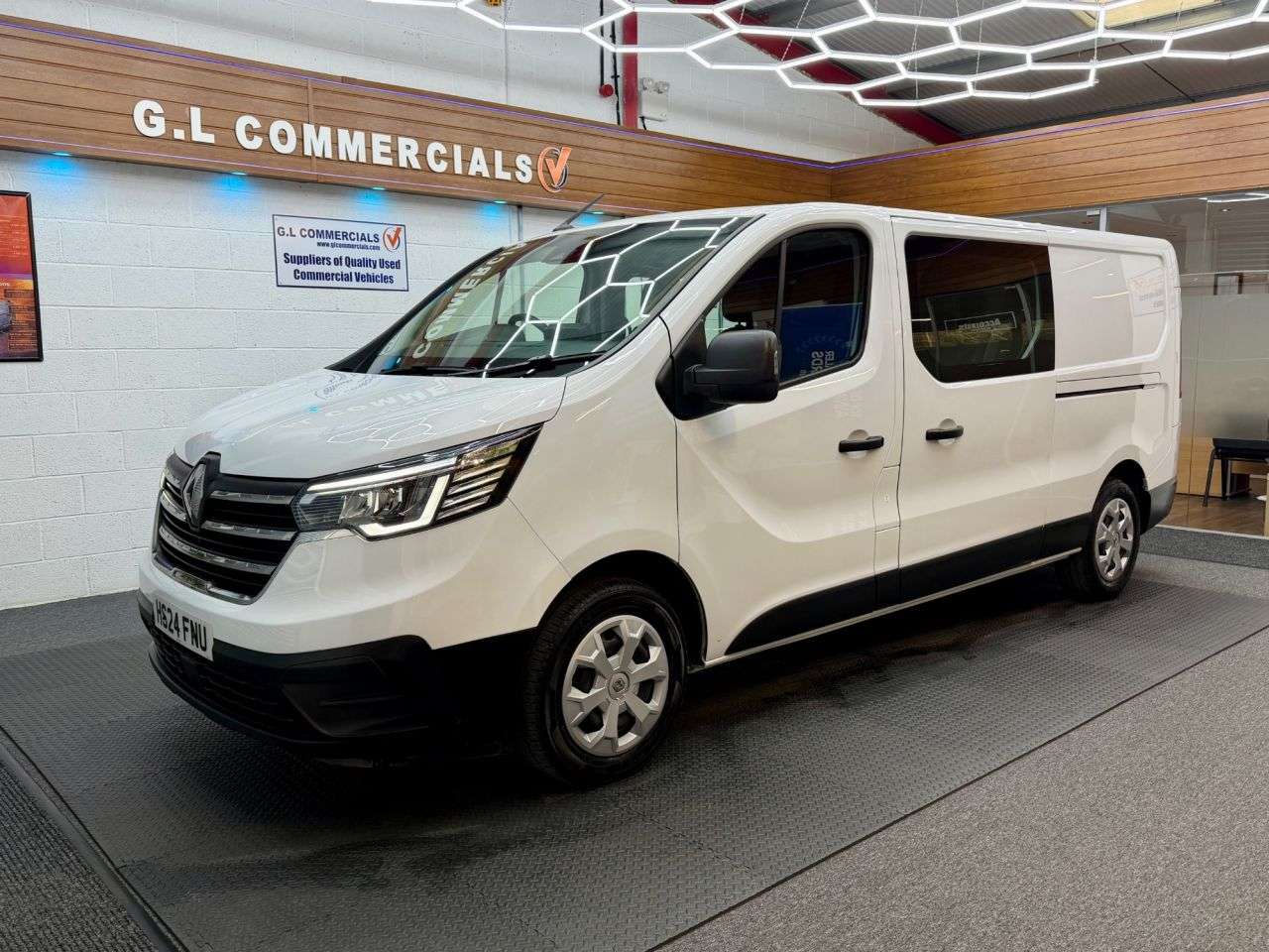 A 2024 RENAULT TRAFIC 2.0 dCi Blue LL30 Advance Crew Van Double Cab L2 LWB * AIR CON MEDIA SCREEN A 2024 RENAULT TRAFIC 2.0 dCi Blue LL30 Advance Crew Van Double Cab L2 LWB * AIR CON MEDIA SCREEN