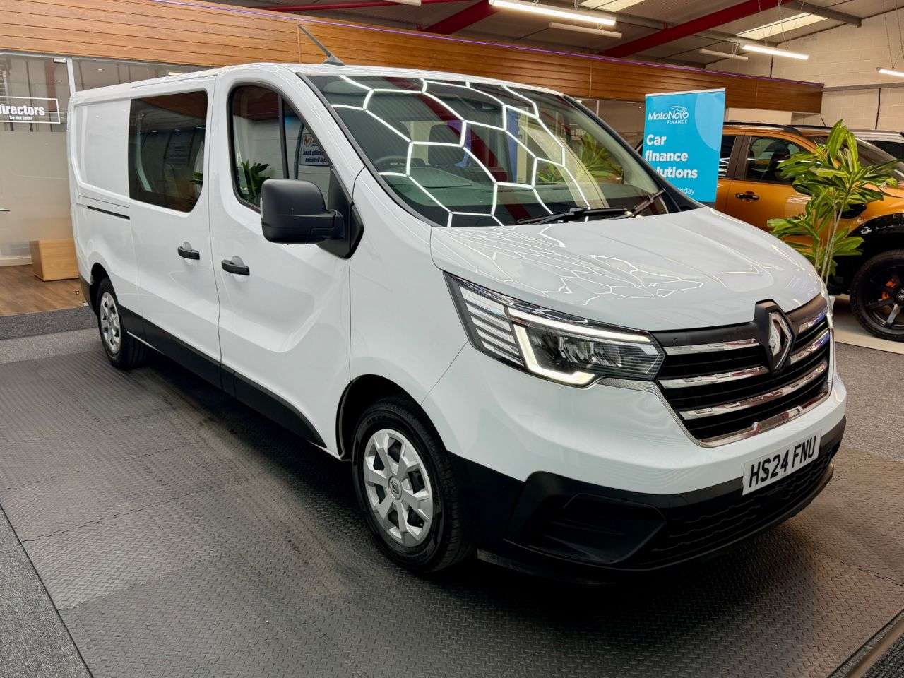 2024 RENAULT TRAFIC 2024 RENAULT TRAFIC