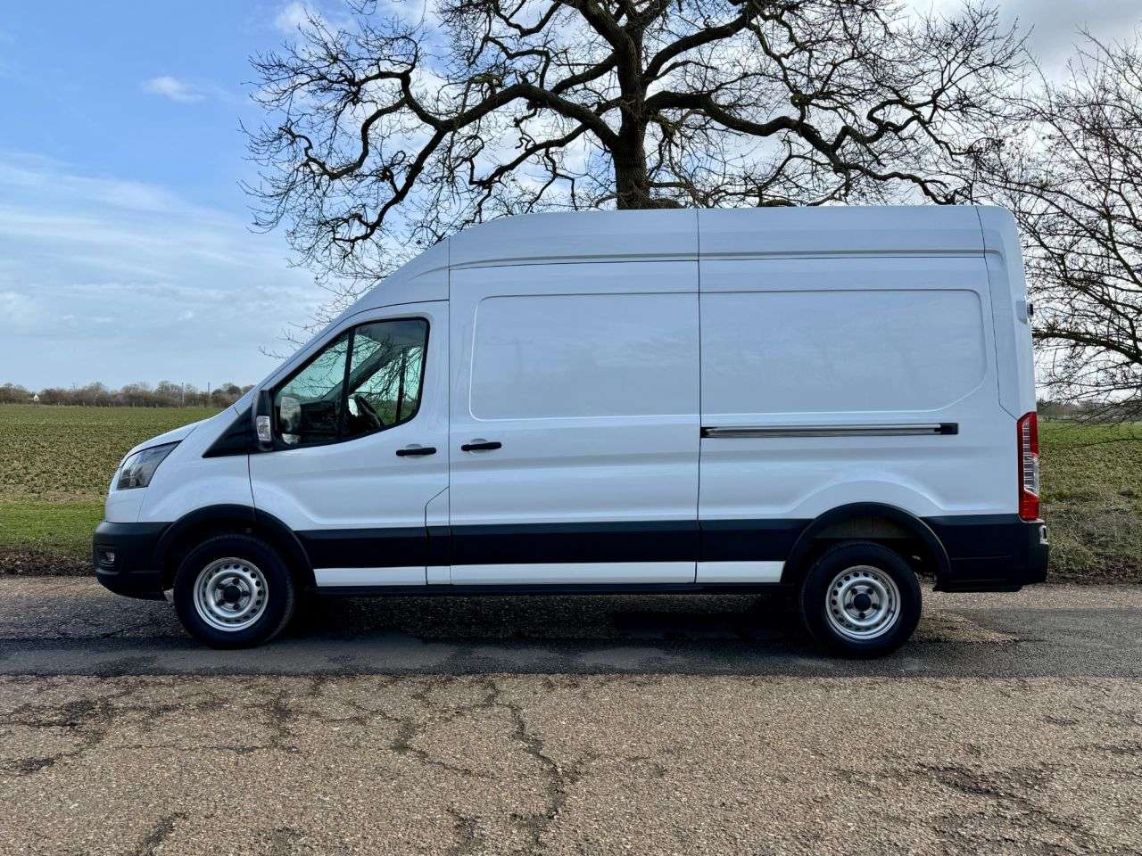 A 2022 FORD TRANSIT 2.0 350 EcoBlue Leader RWD L3 H3 Euro 6 * 35,840 RWD * 1 OWNER | EX FLEET | A 2022 FORD TRANSIT 2.0 350 EcoBlue Leader RWD L3 H3 Euro 6 * 35,840 RWD * 1 OWNER | EX FLEET |
