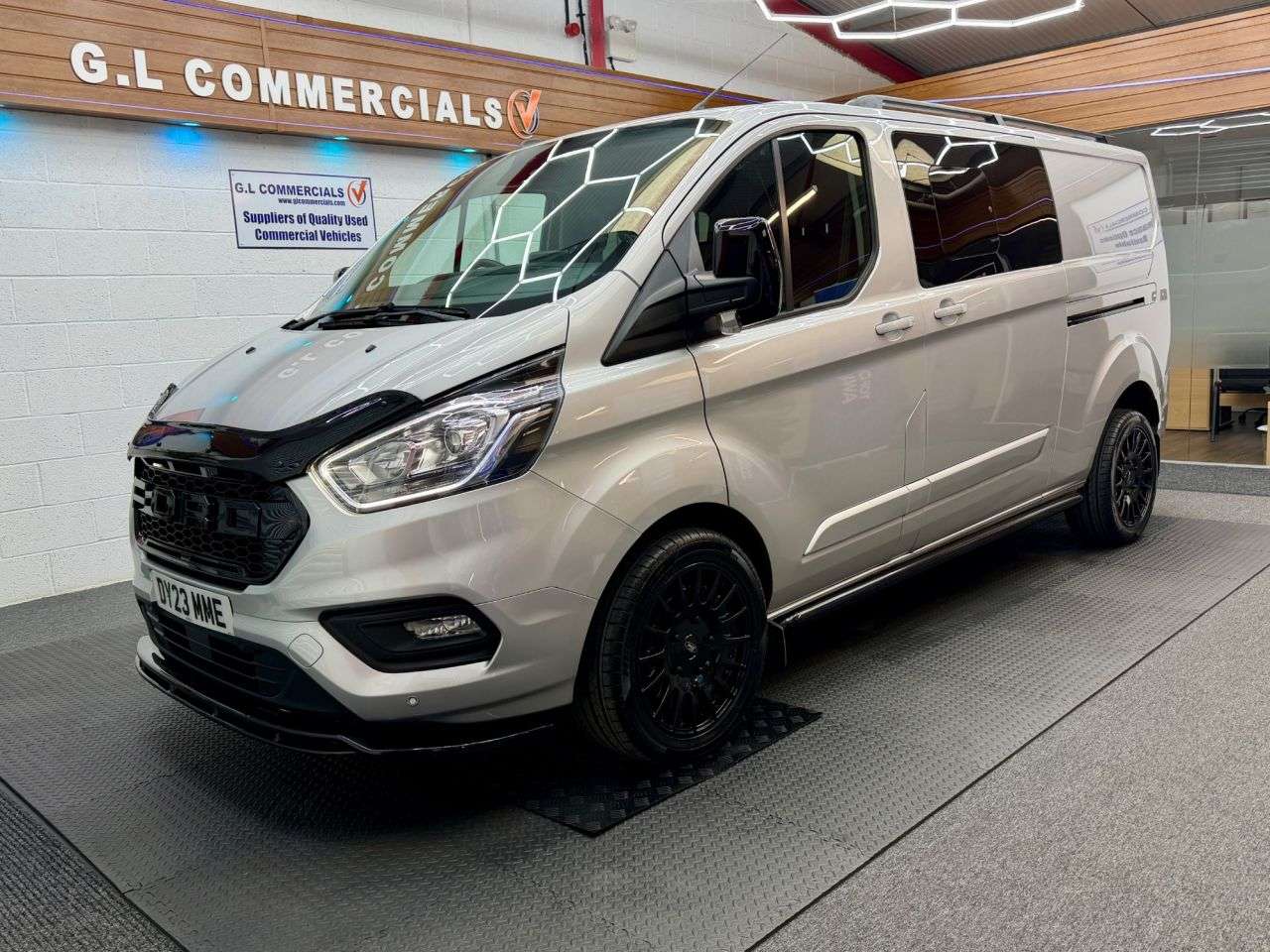 A 2023 FORD TRANSIT CUSTOM 2.0 320 EcoBlue Limited Crew Double Cab Auto L2 * PREMIUM STYLING UPGRADES A 2023 FORD TRANSIT CUSTOM 2.0 320 EcoBlue Limited Crew Double Cab Auto L2 * PREMIUM STYLING UPGRADES