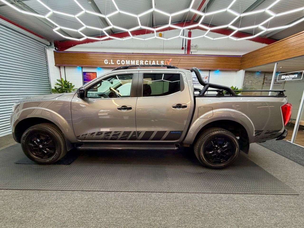 A 2021 NISSAN NAVARA 2.3 dCi N-Guard Pickup Double Cab Auto 4WD Euro 6 * 35,537 AUTOMATIC * 3 SE A 2021 NISSAN NAVARA 2.3 dCi N-Guard Pickup Double Cab Auto 4WD Euro 6 * 35,537 AUTOMATIC * 3 SE