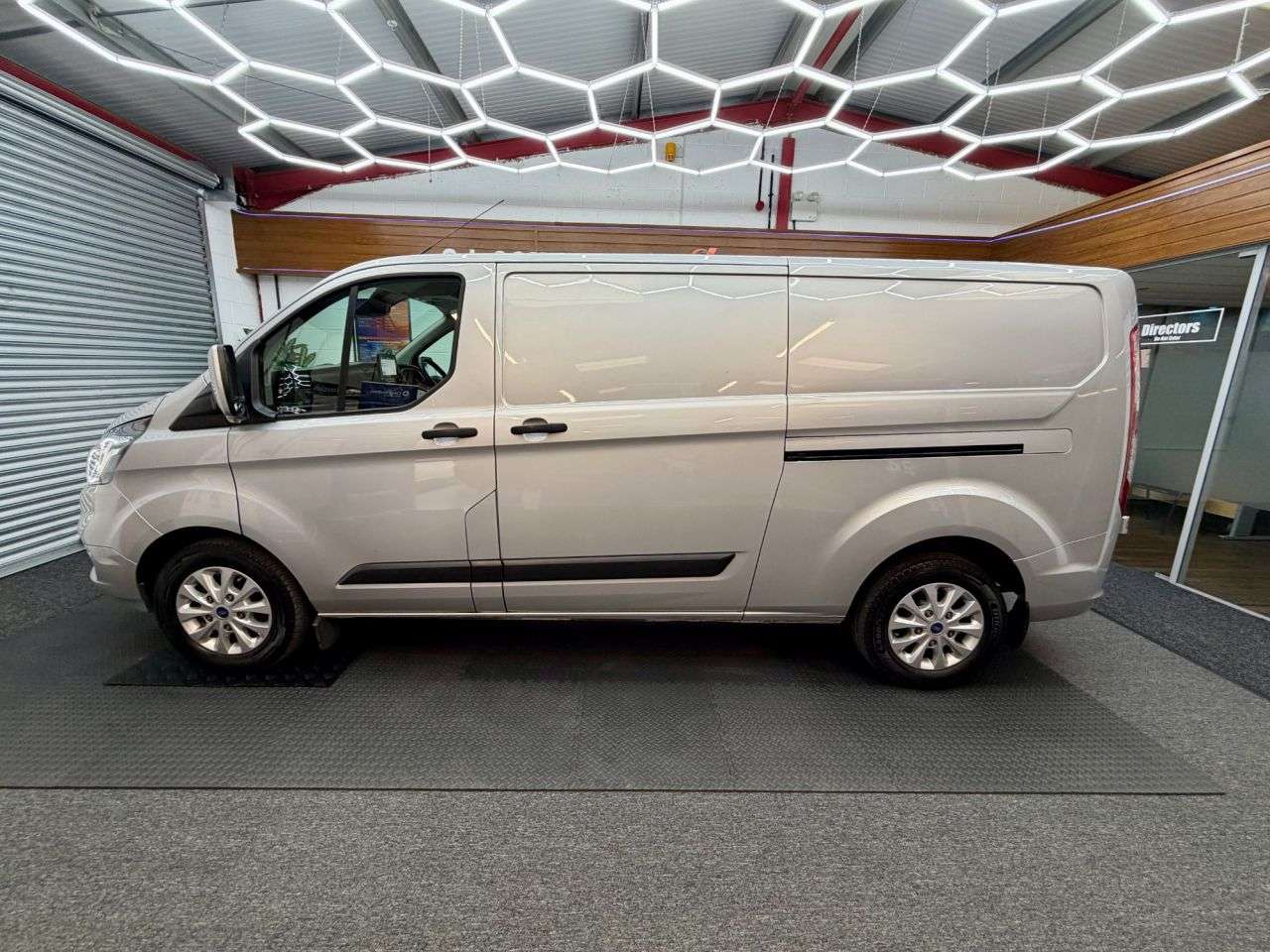 A 2023 FORD TRANSIT CUSTOM AUTOMATIC 2.0 300 EcoBlue Trend Panel Auto L2 H1 * MEDIA SCREEN AIR CON * A A 2023 FORD TRANSIT CUSTOM AUTOMATIC 2.0 300 EcoBlue Trend Panel Auto L2 H1 * MEDIA SCREEN AIR CON * A