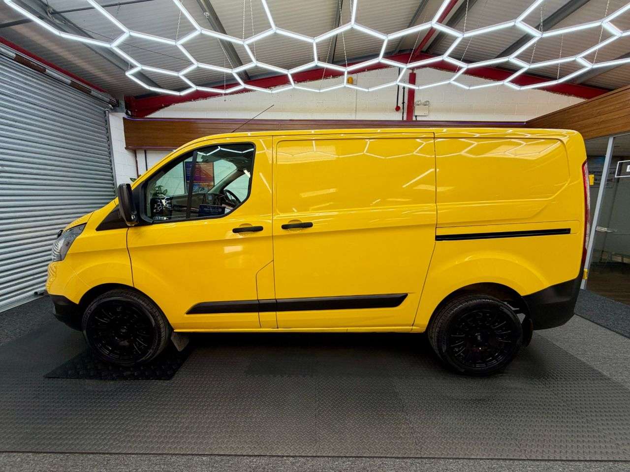 A 2022 FORD TRANSIT CUSTOM 2.0 280 EcoBlue Leader L1 SWB * AIR CON ALLOYS * 1 OWNER | EX FLEET | FSH | A 2022 FORD TRANSIT CUSTOM 2.0 280 EcoBlue Leader L1 SWB * AIR CON ALLOYS * 1 OWNER | EX FLEET | FSH |