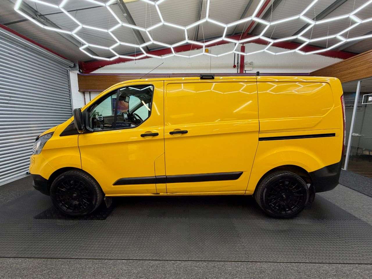 A 2022 FORD TRANSIT CUSTOM 2.0 340 EcoBlue Leader L1 H1 * AIR CON - ALLOY WHEELS * 1 OWNER | EX FLEET A 2022 FORD TRANSIT CUSTOM 2.0 340 EcoBlue Leader L1 H1 * AIR CON - ALLOY WHEELS * 1 OWNER | EX FLEET