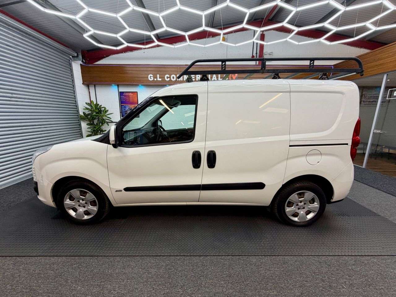 A 2018 VAUXHALL COMBO 1.3L 95 BHP 1 OWNER | EX FLEET | FSH | EURO 6 A 2018 VAUXHALL COMBO 1.3L 95 BHP 1 OWNER | EX FLEET | FSH | EURO 6