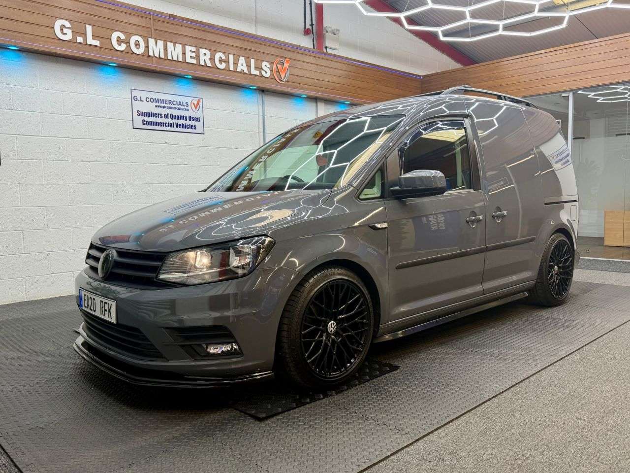 A 2020 VOLKSWAGEN CADDY R-Line 2.0 TDI C20 Highline SWB * R-LINE GREY NO VAT * NO VAT - 5 MAIN DEAL A 2020 VOLKSWAGEN CADDY R-Line 2.0 TDI C20 Highline SWB * R-LINE GREY NO VAT * NO VAT - 5 MAIN DEAL