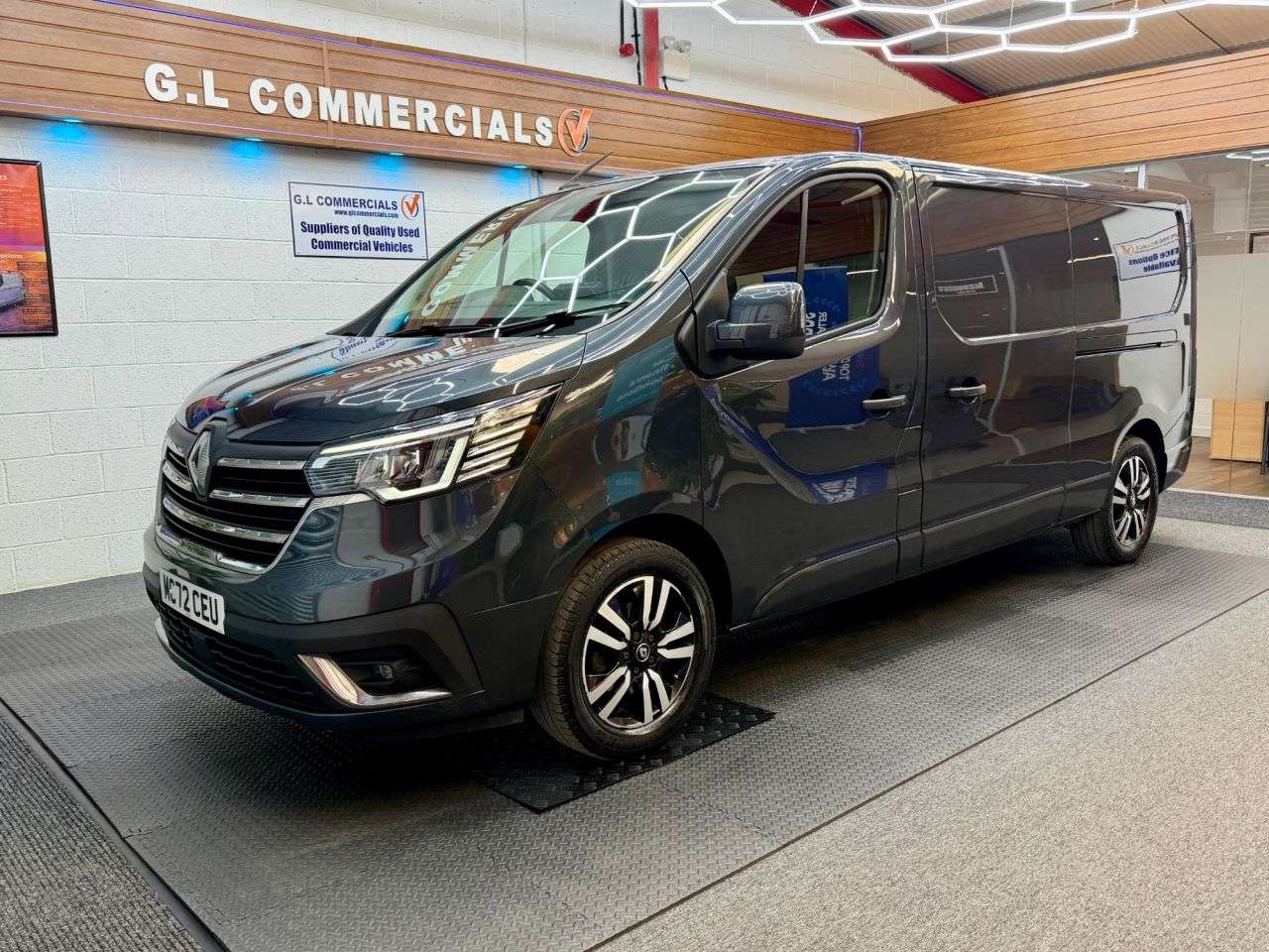 A 2023 RENAULT TRAFIC 2.0 dCi Blue LL30 Sport+ L2 H1 Euro 6 150 Bhp * 45,844 LWB * 1 OWNER | EX F A 2023 RENAULT TRAFIC 2.0 dCi Blue LL30 Sport+ L2 H1 Euro 6 150 Bhp * 45,844 LWB * 1 OWNER | EX F