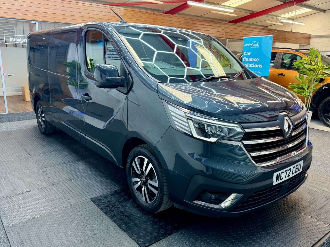 2023 RENAULT TRAFIC 2023 RENAULT TRAFIC