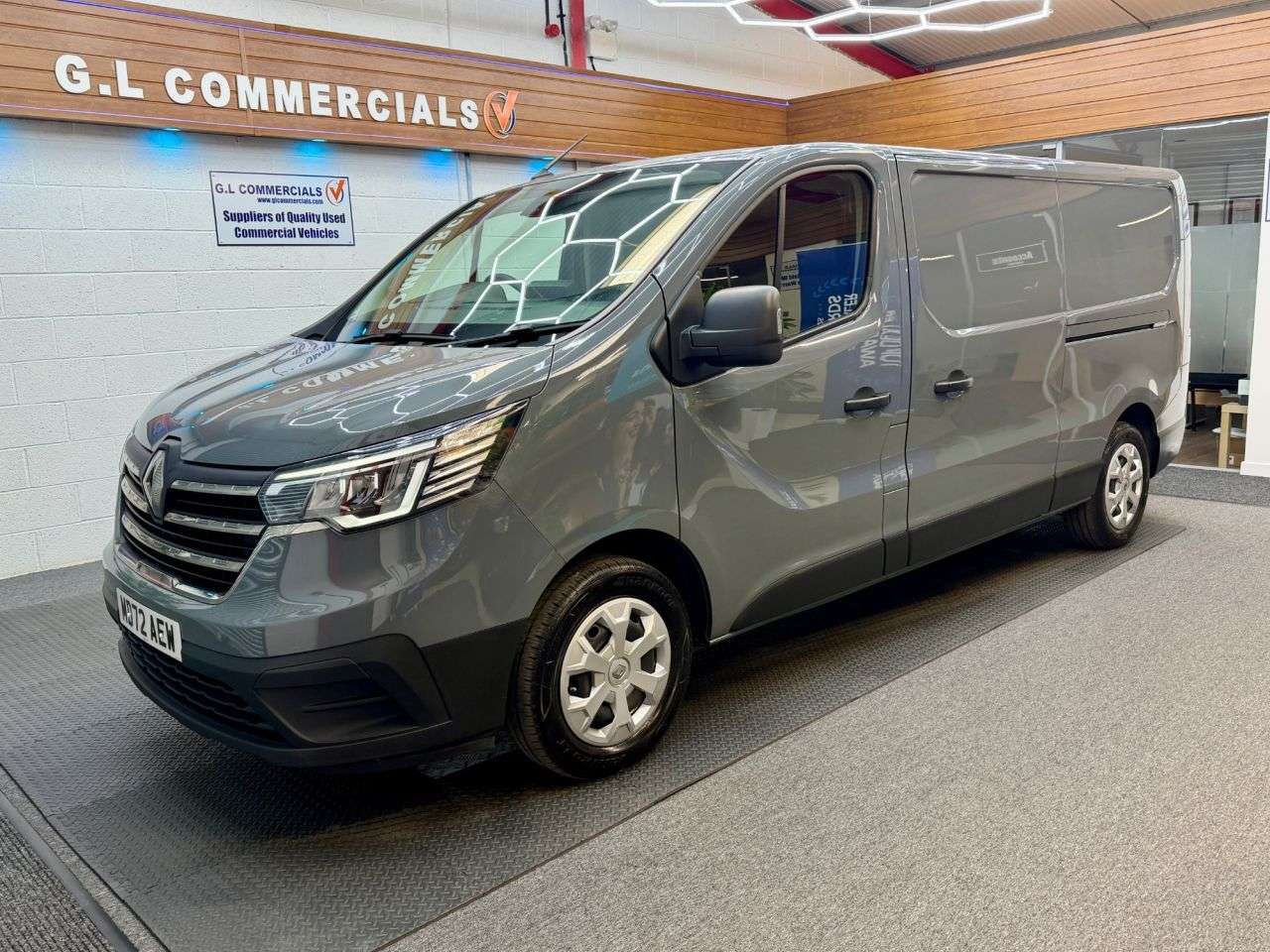 A 2023 RENAULT TRAFIC 2.0 dCi Blue LL30 Business+ L2 H1 Euro 6 * AIR CON MEDIA SCREEN * 1 OWNER - A 2023 RENAULT TRAFIC 2.0 dCi Blue LL30 Business+ L2 H1 Euro 6 * AIR CON MEDIA SCREEN * 1 OWNER -
