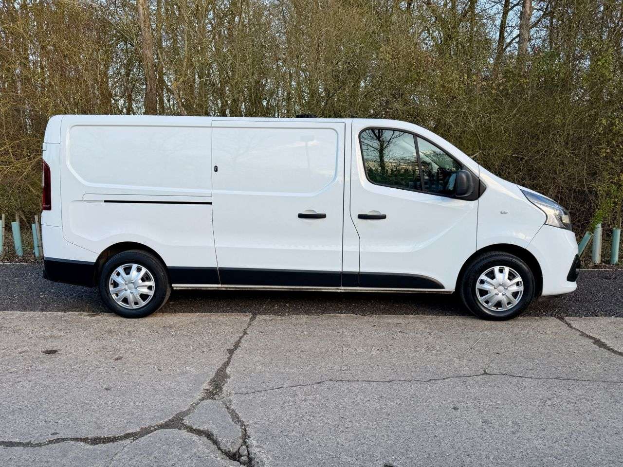 A 2019 RENAULT TRAFIC 1.6 dCi ENERGY 29 Business+ Panel Van 5dr Diesel Manual LWB Standard Roof E A 2019 RENAULT TRAFIC 1.6 dCi ENERGY 29 Business+ Panel Van 5dr Diesel Manual LWB Standard Roof E