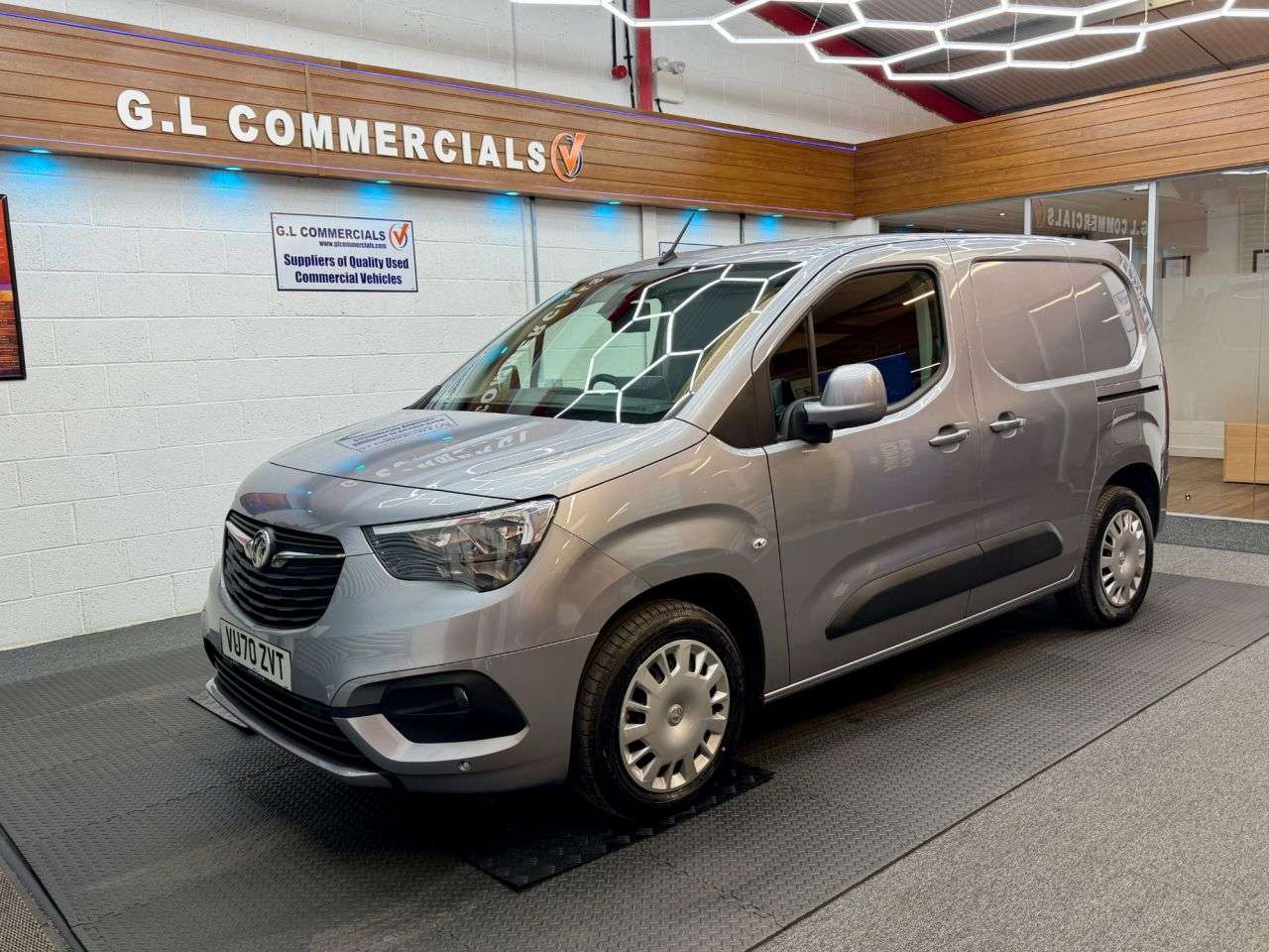 A 2020 VAUXHALL COMBO AUTOMATIC 1.5 Turbo D 2000 Sportive Auto L1 * AUTOMATIC MEDIA SCREEN * 1 OW A 2020 VAUXHALL COMBO AUTOMATIC 1.5 Turbo D 2000 Sportive Auto L1 * AUTOMATIC MEDIA SCREEN * 1 OW