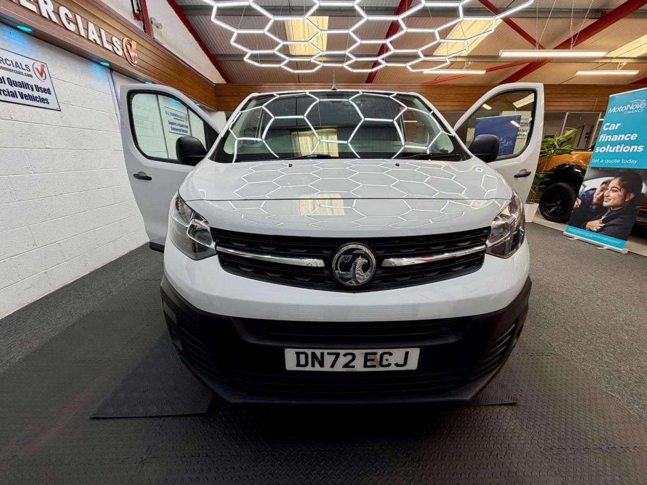 A 2022 VAUXHALL VIVARO 1.5 Turbo D 2900 Dynamic L2 H1 Euro 6 * L2 LWB APPLE CAR PLAY * 1 OWNER | E A 2022 VAUXHALL VIVARO 1.5 Turbo D 2900 Dynamic L2 H1 Euro 6 * L2 LWB APPLE CAR PLAY * 1 OWNER | E