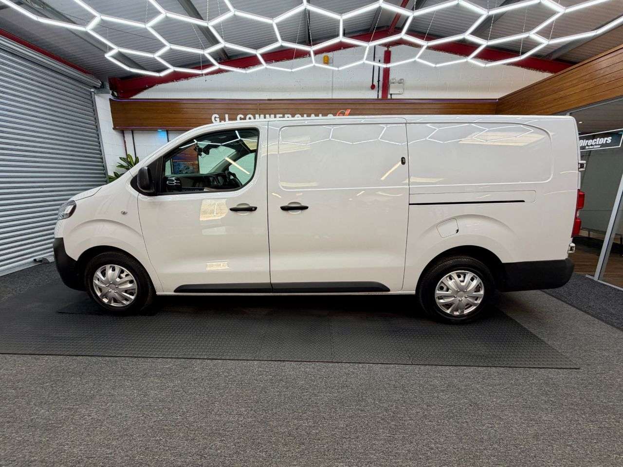 A 2022 VAUXHALL VIVARO 1.5 Turbo D 2900 Dynamic L2 H1 Euro 6 * L2 LWB APPLE CAR PLAY * 1 OWNER | E A 2022 VAUXHALL VIVARO 1.5 Turbo D 2900 Dynamic L2 H1 Euro 6 * L2 LWB APPLE CAR PLAY * 1 OWNER | E