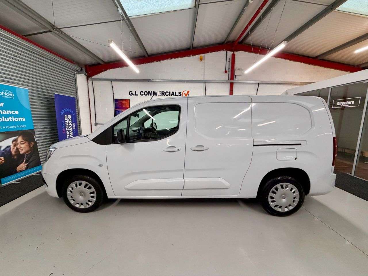 A 2022 VAUXHALL COMBO 1.5 Turbo D 2300 Sportive Crew Van Double Cab L2 * 5 SEATER CREW VAN * APPL A 2022 VAUXHALL COMBO 1.5 Turbo D 2300 Sportive Crew Van Double Cab L2 * 5 SEATER CREW VAN * APPL
