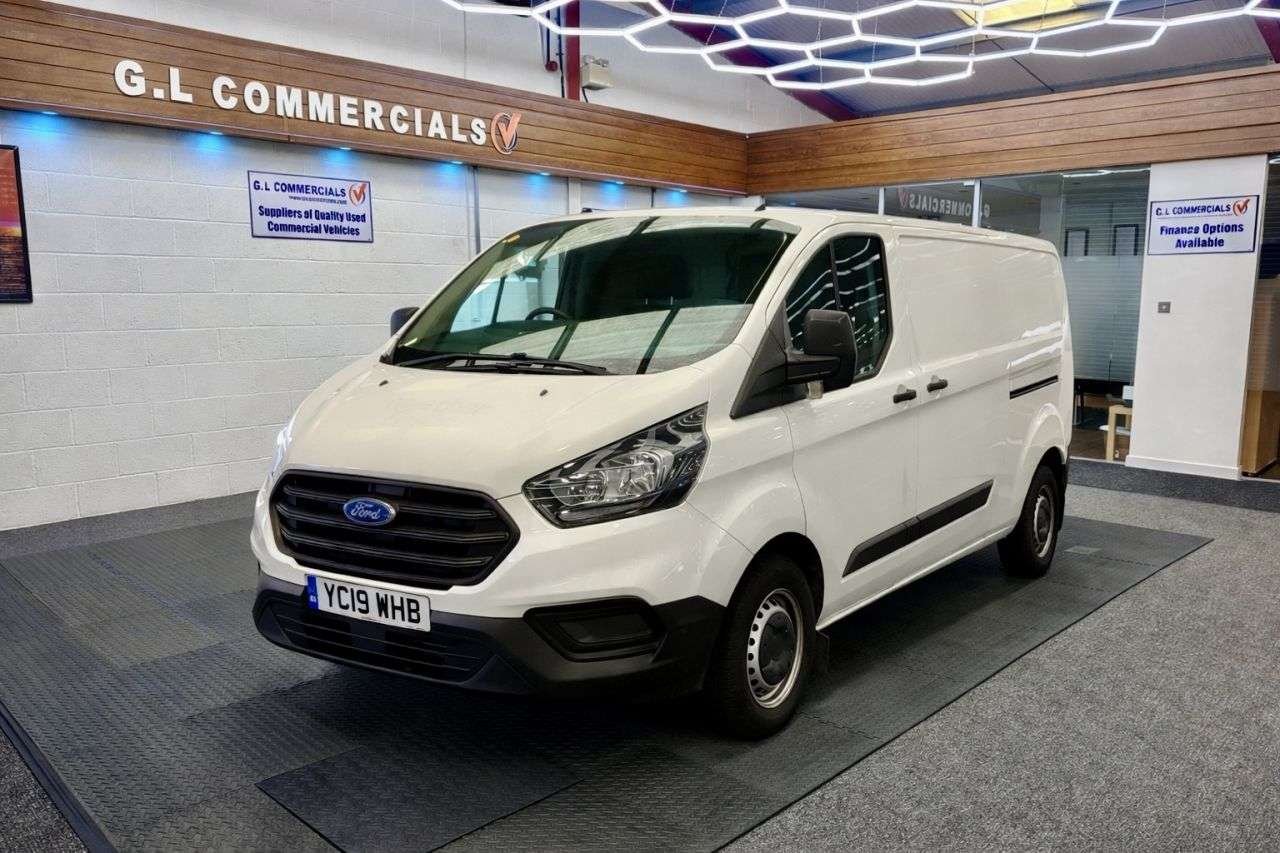 A 2019 FORD TRANSIT CUSTOM 2.0 300 EcoBlue L2 H1 Euro 6 * 14,134 - L2 LWB * 1 OWNER - FULL HISTORY - E A 2019 FORD TRANSIT CUSTOM 2.0 300 EcoBlue L2 H1 Euro 6 * 14,134 - L2 LWB * 1 OWNER - FULL HISTORY - E