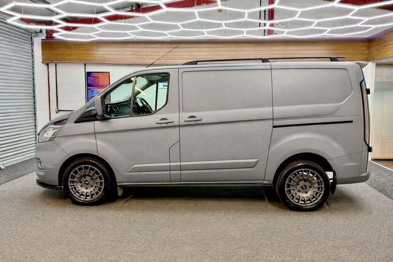 A 2022 FORD TRANSIT CUSTOM 2.0 280 EcoBlue Limited L1 * PREMIUM STYLING PACK * WET BELT JUST BEEN REPL A 2022 FORD TRANSIT CUSTOM 2.0 280 EcoBlue Limited L1 * PREMIUM STYLING PACK * WET BELT JUST BEEN REPL