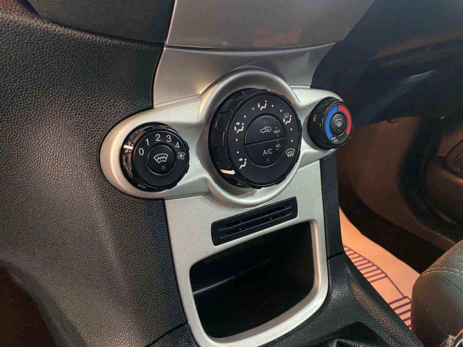 2011 FORD FIESTA 2011 FORD FIESTA