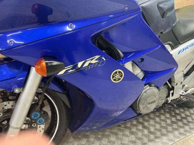 2002 YAMAHA FJR1300 2002 YAMAHA FJR1300
