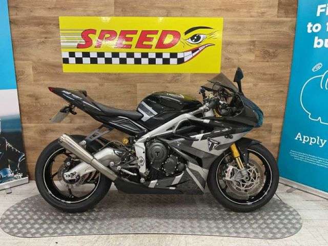 A 2020 TRIUMPH DAYTONA MOTO2 765 Daytona MOTO2 765 A 2020 TRIUMPH DAYTONA MOTO2 765 Daytona MOTO2 765