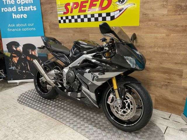 A 2020 TRIUMPH DAYTONA MOTO2 765 Daytona MOTO2 765 A 2020 TRIUMPH DAYTONA MOTO2 765 Daytona MOTO2 765