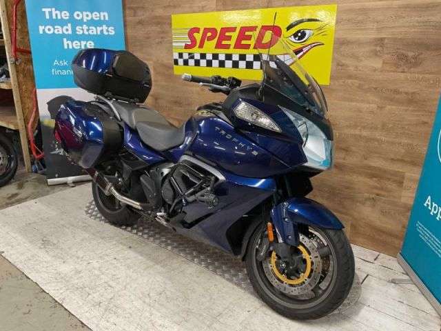 2013 TRIUMPH TROPHY SE 2013 TRIUMPH TROPHY SE