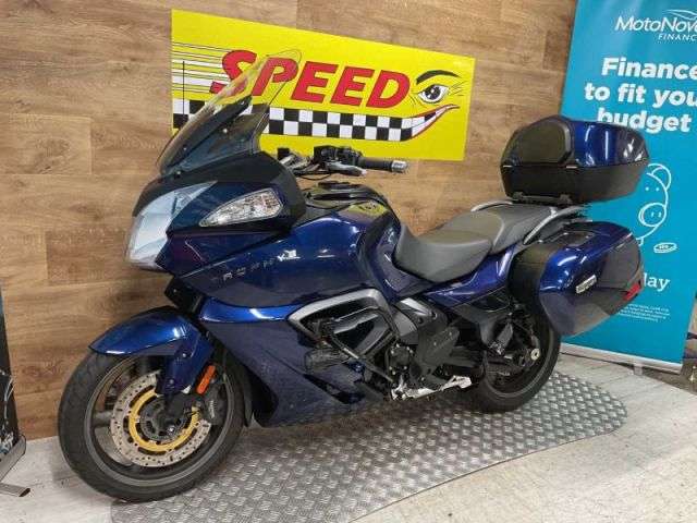 2013 TRIUMPH TROPHY SE 2013 TRIUMPH TROPHY SE