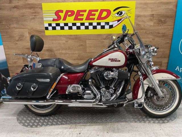 2012 HARLEY-DAVIDSON FLHRC ROAD KING CL 1690 1 2012 HARLEY-DAVIDSON FLHRC ROAD KING CL 1690 1