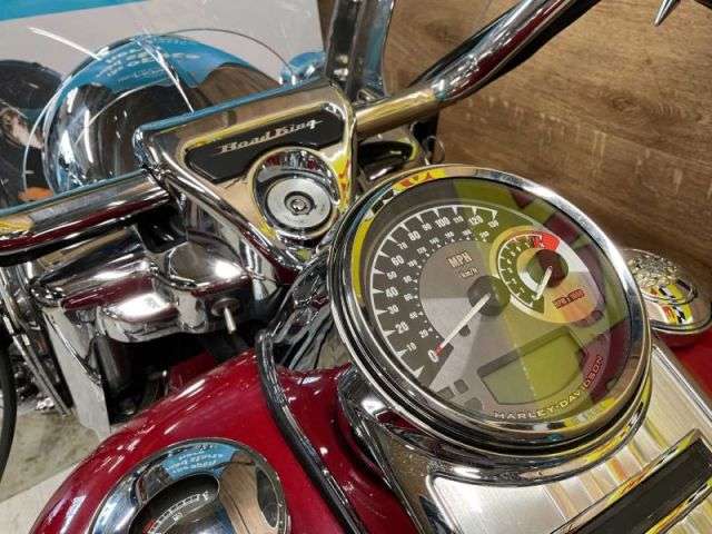 2012 HARLEY-DAVIDSON FLHRC ROAD KING CL 1690 1 2012 HARLEY-DAVIDSON FLHRC ROAD KING CL 1690 1