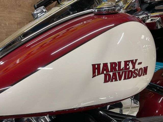 2012 HARLEY-DAVIDSON FLHRC ROAD KING CL 1690 1 2012 HARLEY-DAVIDSON FLHRC ROAD KING CL 1690 1