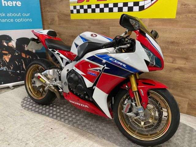 A 2016 HONDA CBR 1000 SA-G CBR 1000 SA-G A 2016 HONDA CBR 1000 SA-G CBR 1000 SA-G