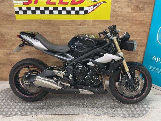 A 2016 TRIUMPH STREET TRIPLE ABS Street Triple ABS A 2016 TRIUMPH STREET TRIPLE ABS Street Triple ABS