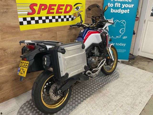 A 2016 HONDA CRF 1000 D-G CRF 1000 D-G A 2016 HONDA CRF 1000 D-G CRF 1000 D-G