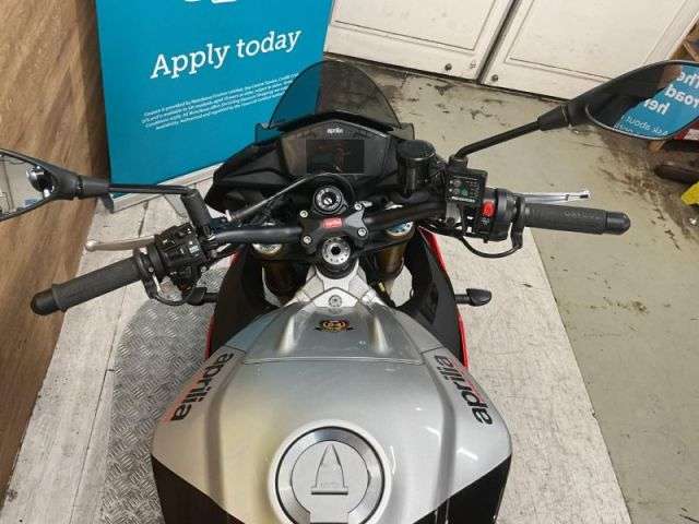 2018 APRILIA TUONO V4 1100 FACTORY 2018 APRILIA TUONO V4 1100 FACTORY