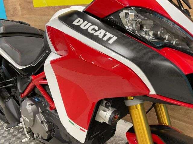 A 2018 DUCATI MULTISTRADA 1260 PIKES PE Multistrada 1260 Pikes PE A 2018 DUCATI MULTISTRADA 1260 PIKES PE Multistrada 1260 Pikes PE