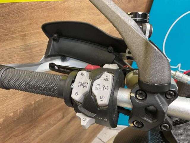 2018 DUCATI MULTISTRADA 1260 PIKES PE 2018 DUCATI MULTISTRADA 1260 PIKES PE