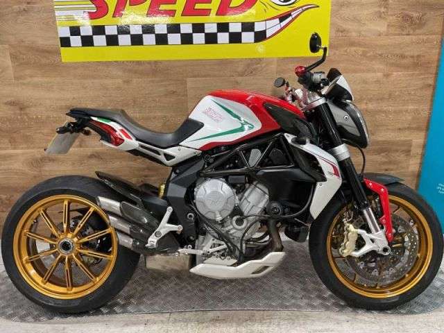 A 2016 MV AGUSTA BRUTALE 800 DRAGSTER Brutale 800 Dragster A 2016 MV AGUSTA BRUTALE 800 DRAGSTER Brutale 800 Dragster