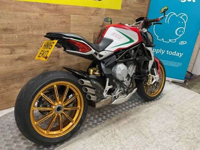 2016 MV AGUSTA BRUTALE 800 DRAGSTER 2016 MV AGUSTA BRUTALE 800 DRAGSTER