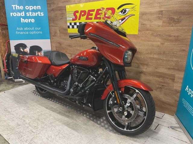 A 2024 HARLEY-DAVIDSON STREET GLIDE 1923 24 Street Glide 1923 24 A 2024 HARLEY-DAVIDSON STREET GLIDE 1923 24 Street Glide 1923 24