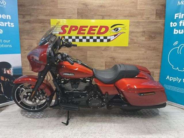 A 2024 HARLEY-DAVIDSON STREET GLIDE 1923 24 Street Glide 1923 24 A 2024 HARLEY-DAVIDSON STREET GLIDE 1923 24 Street Glide 1923 24