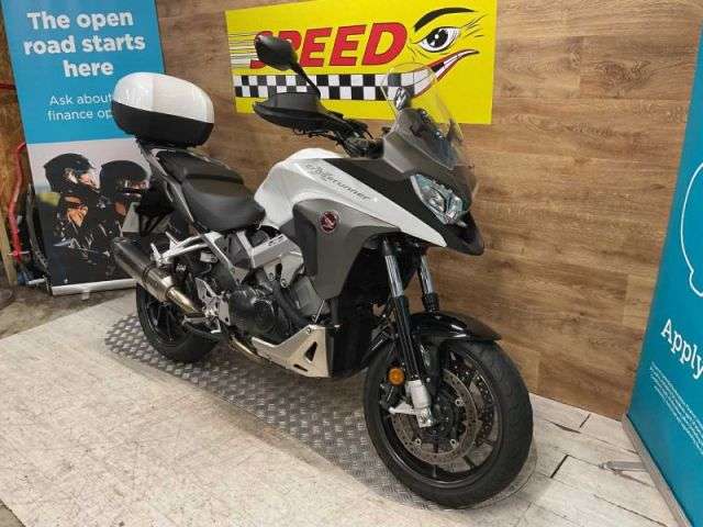 A 2017 HONDA VFR 800 X-F VFR 800 X-F A 2017 HONDA VFR 800 X-F VFR 800 X-F