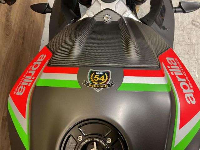 2021 APRILIA TUONO V4 1100 FACTORY 2021 APRILIA TUONO V4 1100 FACTORY