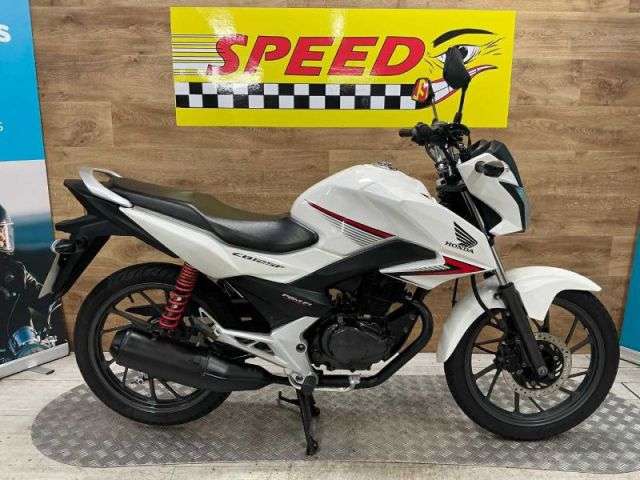 A 2015 HONDA GLR 125 1WH-F GLR 125 1WH-F A 2015 HONDA GLR 125 1WH-F GLR 125 1WH-F