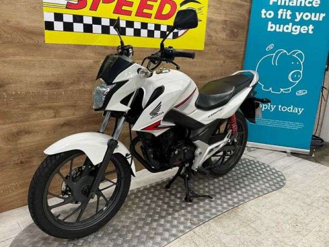 A 2015 HONDA GLR 125 1WH-F GLR 125 1WH-F A 2015 HONDA GLR 125 1WH-F GLR 125 1WH-F