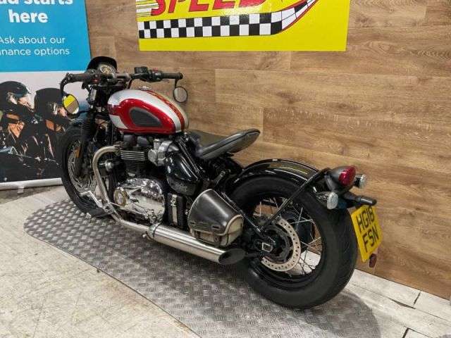 2018 TRIUMPH BONNEVILLE BOBBER 2018 TRIUMPH BONNEVILLE BOBBER