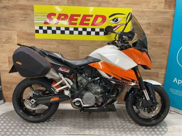 A 2009 KTM 990 SUPERMOTO T 990 Supermoto T A 2009 KTM 990 SUPERMOTO T 990 Supermoto T