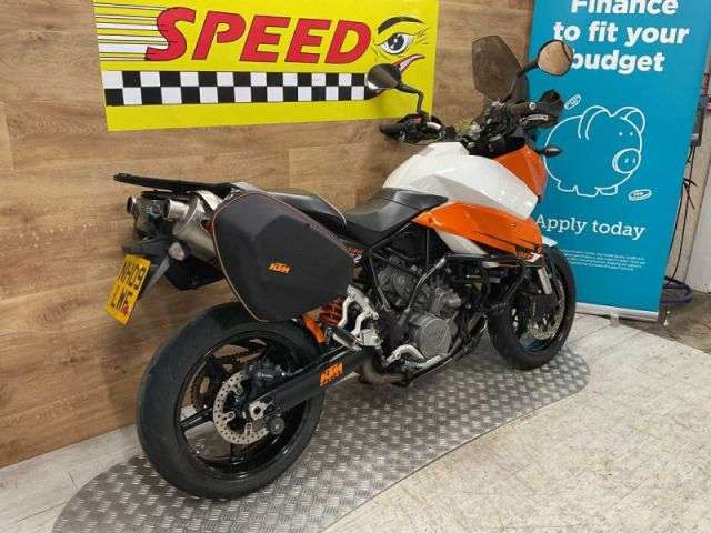 A 2009 KTM 990 SUPERMOTO T 990 Supermoto T A 2009 KTM 990 SUPERMOTO T 990 Supermoto T