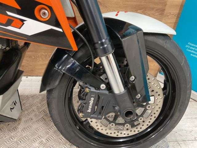 2009 KTM 990 SUPERMOTO T 2009 KTM 990 SUPERMOTO T