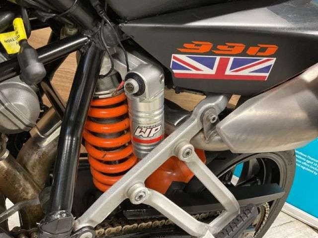 2009 KTM 990 SUPERMOTO T 2009 KTM 990 SUPERMOTO T