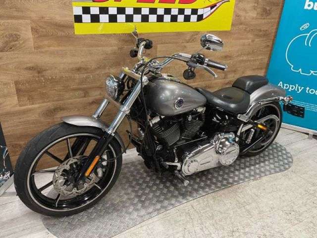 A 2016 HARLEY-DAVIDSON FXSB BREAKOUT 1690 16 Fxsb Breakout 1690 16 A 2016 HARLEY-DAVIDSON FXSB BREAKOUT 1690 16 Fxsb Breakout 1690 16